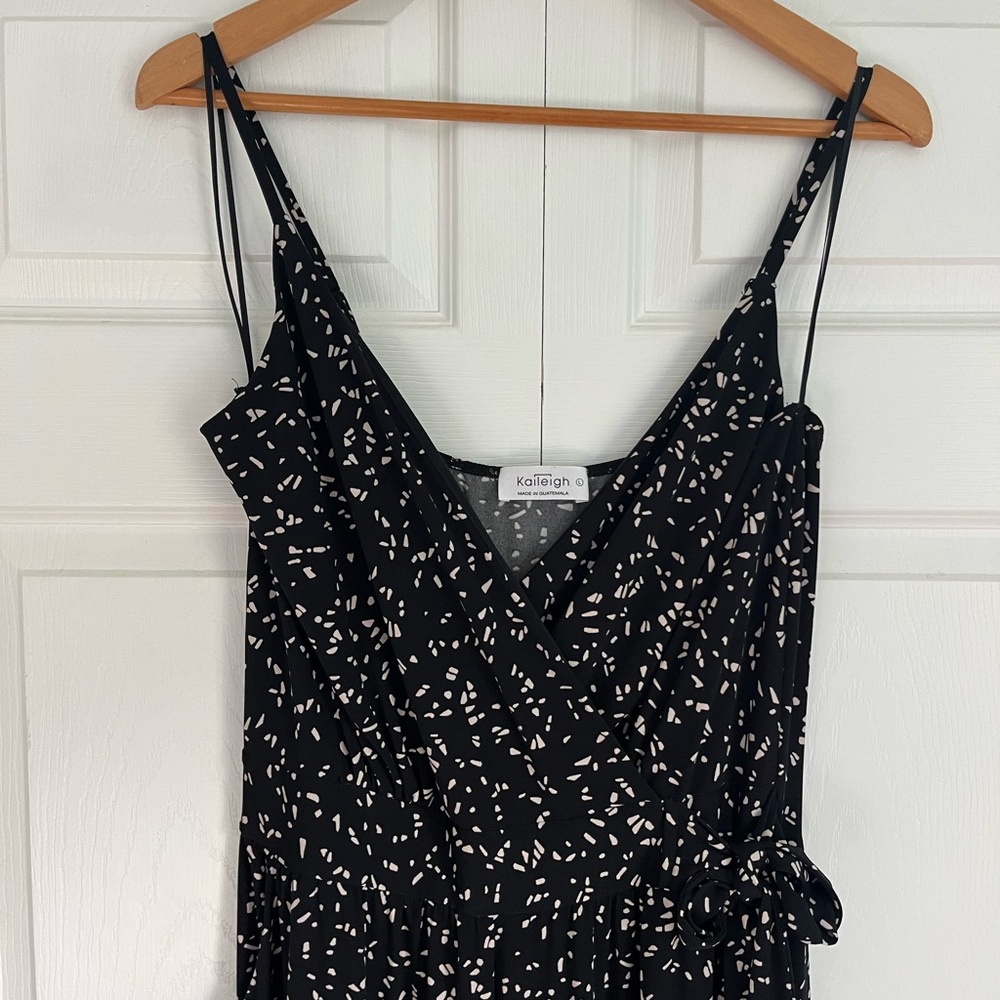 Kayleigh Black and White Women's Romper Size large - Picture 3 of 5